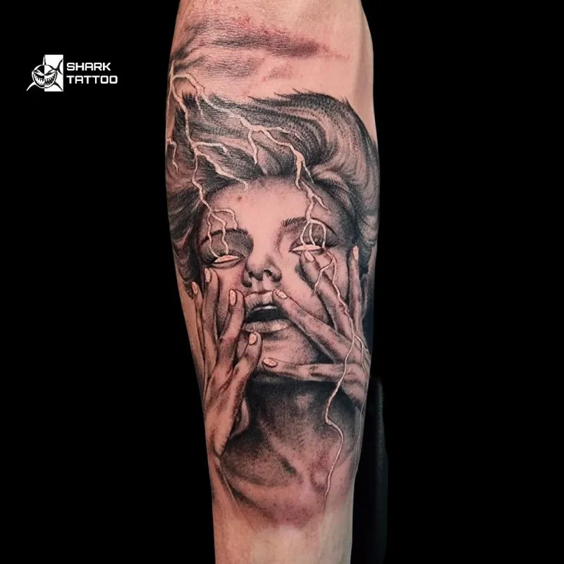 ⚡ Emotionales Blitz-Tattoo – Rohes Kraft und Freihand-Kunst ⚡