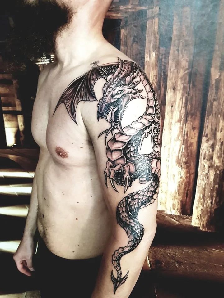 Ein mächtiger Drache, freihändig zum Leben erweckt! 🐉🔥